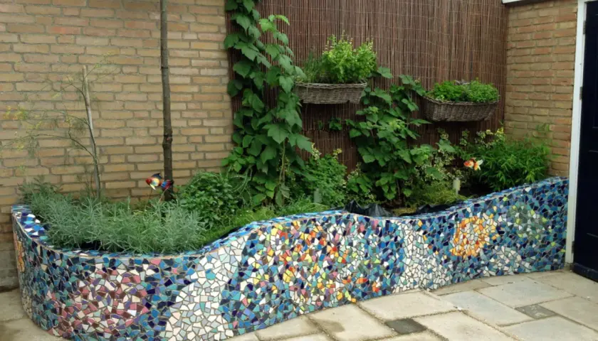 Jak wykorzystać stare kafelki w ogrodzie? DIY i trwałe efekty!
