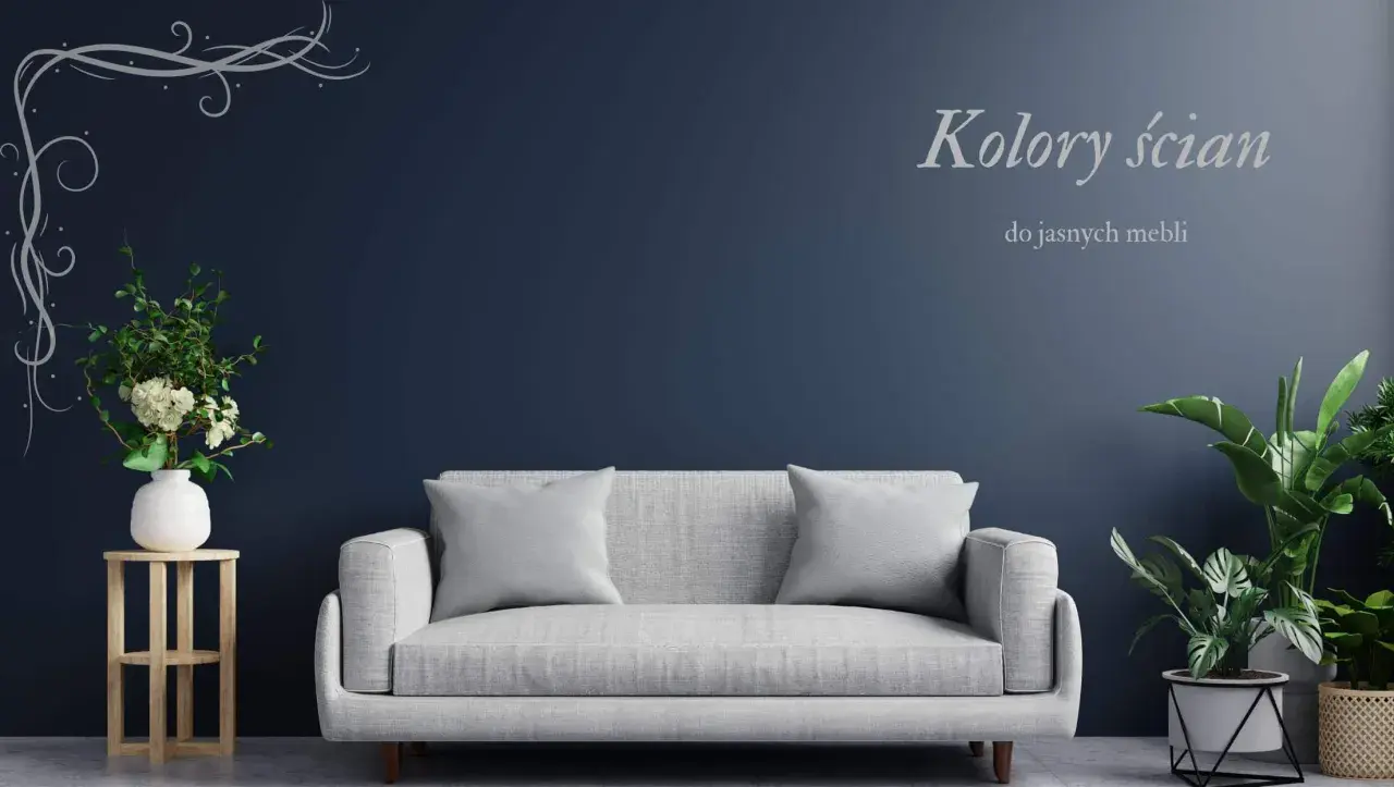 Granatowa ściana jako inspiracja, jaki kolor do sypialni? Jasna sofa i rośliny tworzą przytulną atmosferę.
