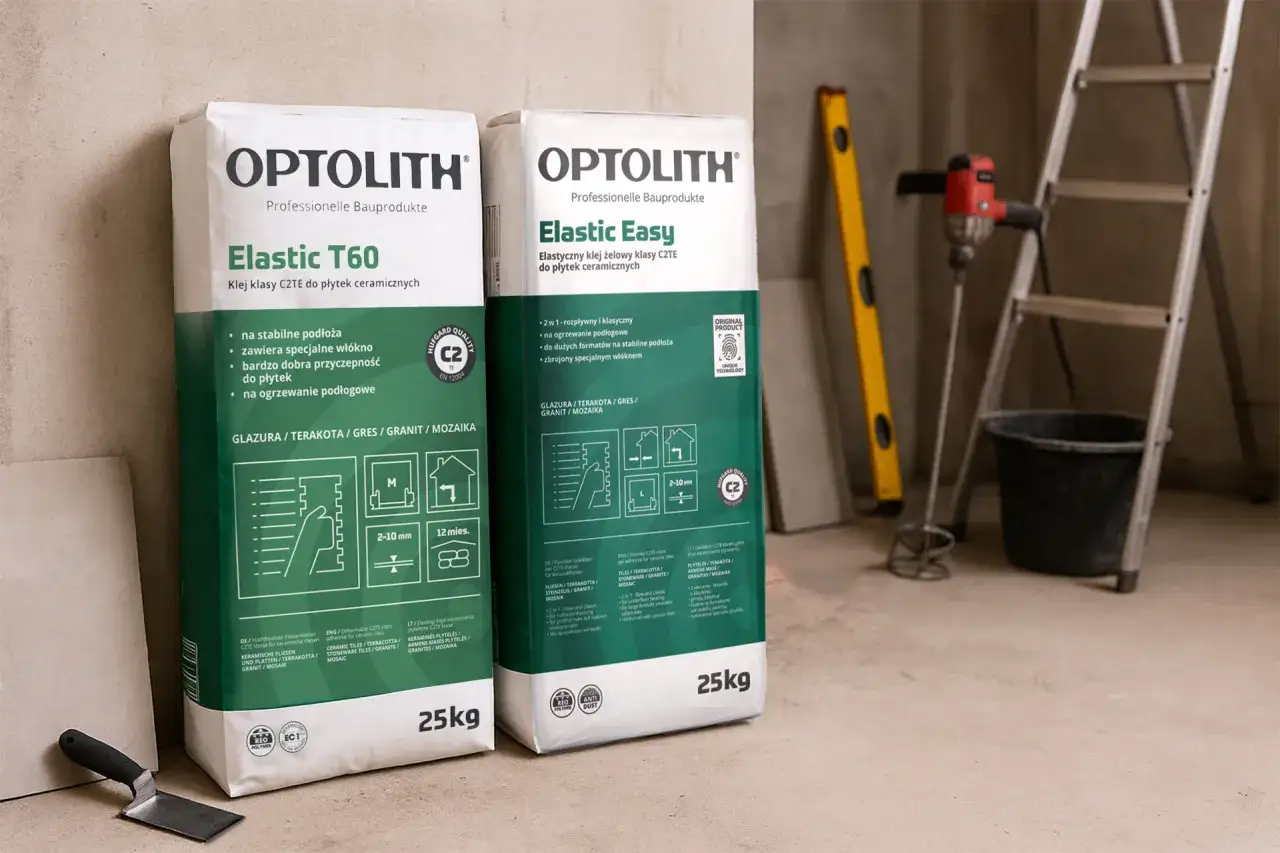 Dwa worki kleju OPTOLITH Elastic T60 i Elastic Easy. Jaki klej do płytek wybrać? Oba są klasy C2TE, idealne do płytek ceramicznych i na ogrzewanie podłogowe.